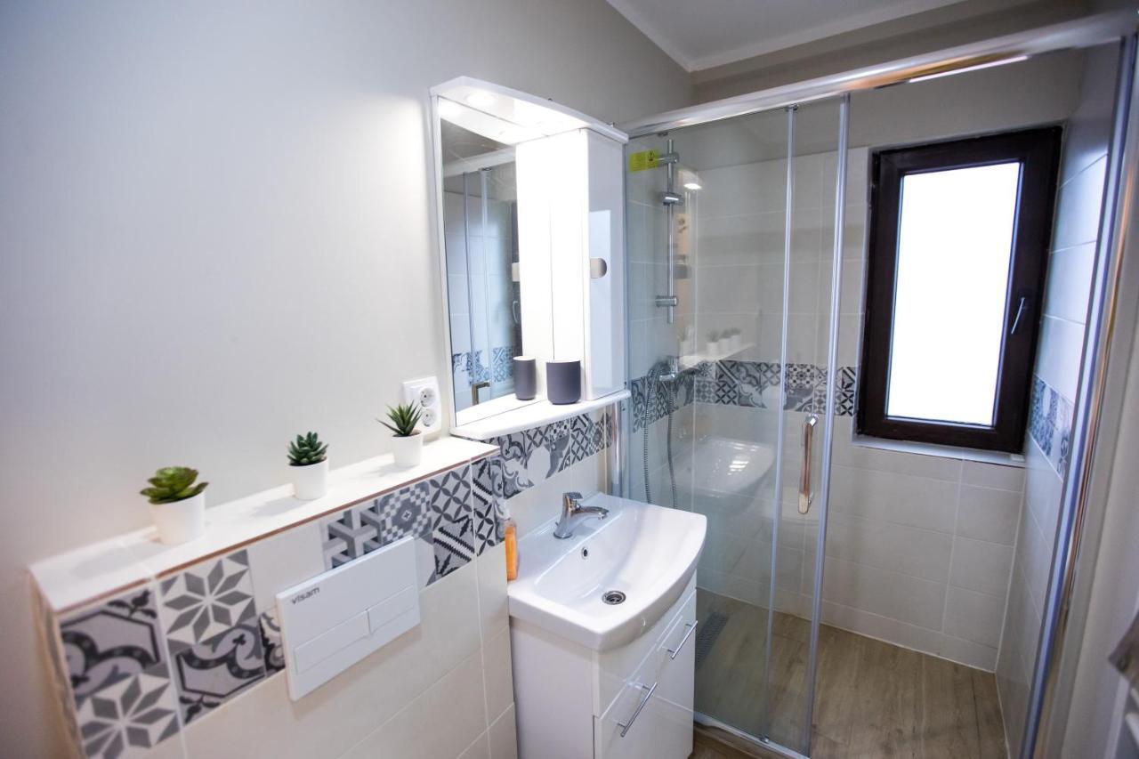 Travel Homzzz Central Apartments - Tusnad Târgu-Mureş 外观 照片